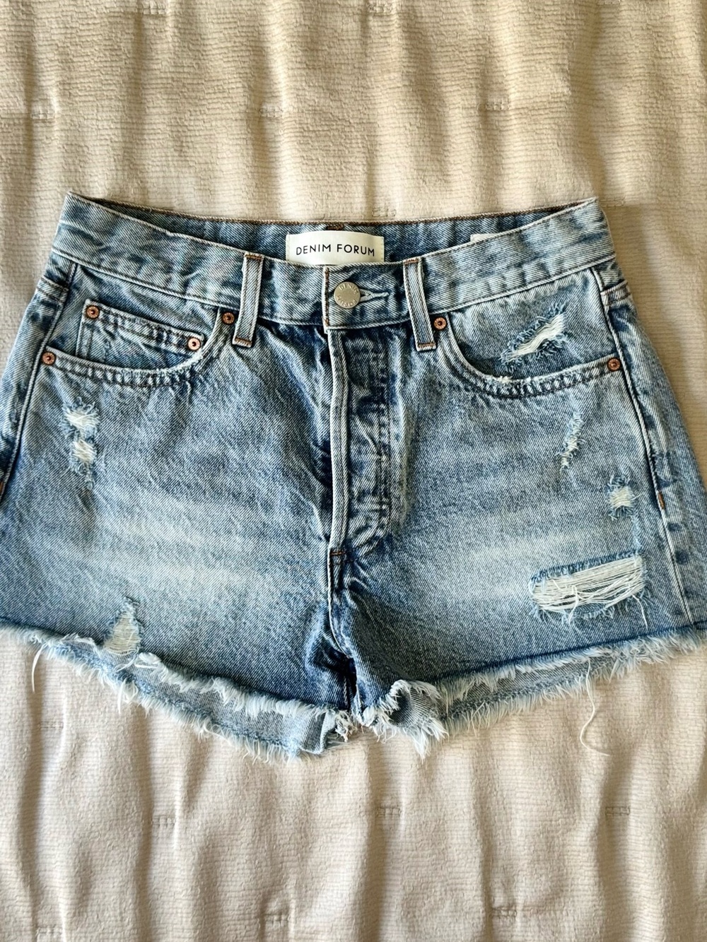 Denim Forum Light Blue Distressed Frayed Hem Jean Shorts size 24